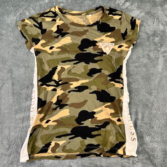 Junior's Guess Camouflage T-Shirt Size Medium Short Sleeve Camo Green - Exc - Picture 1 of 10